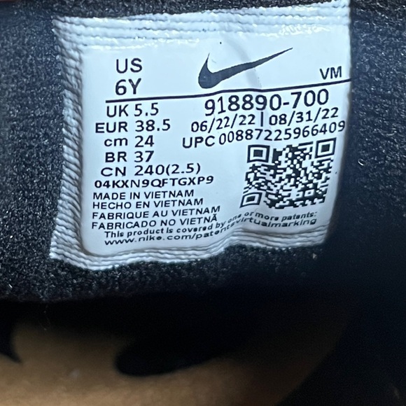 Nike
Air max 97
'Metallic gold 23
NWOT - Picture 15 of 16